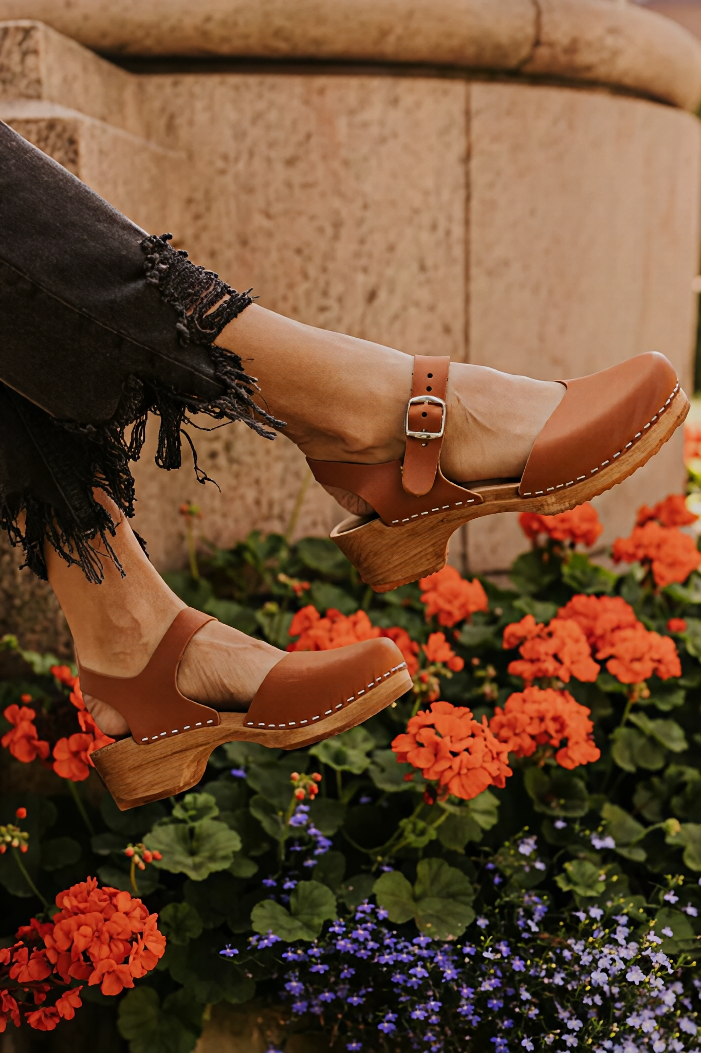 Women's sandals with buckle