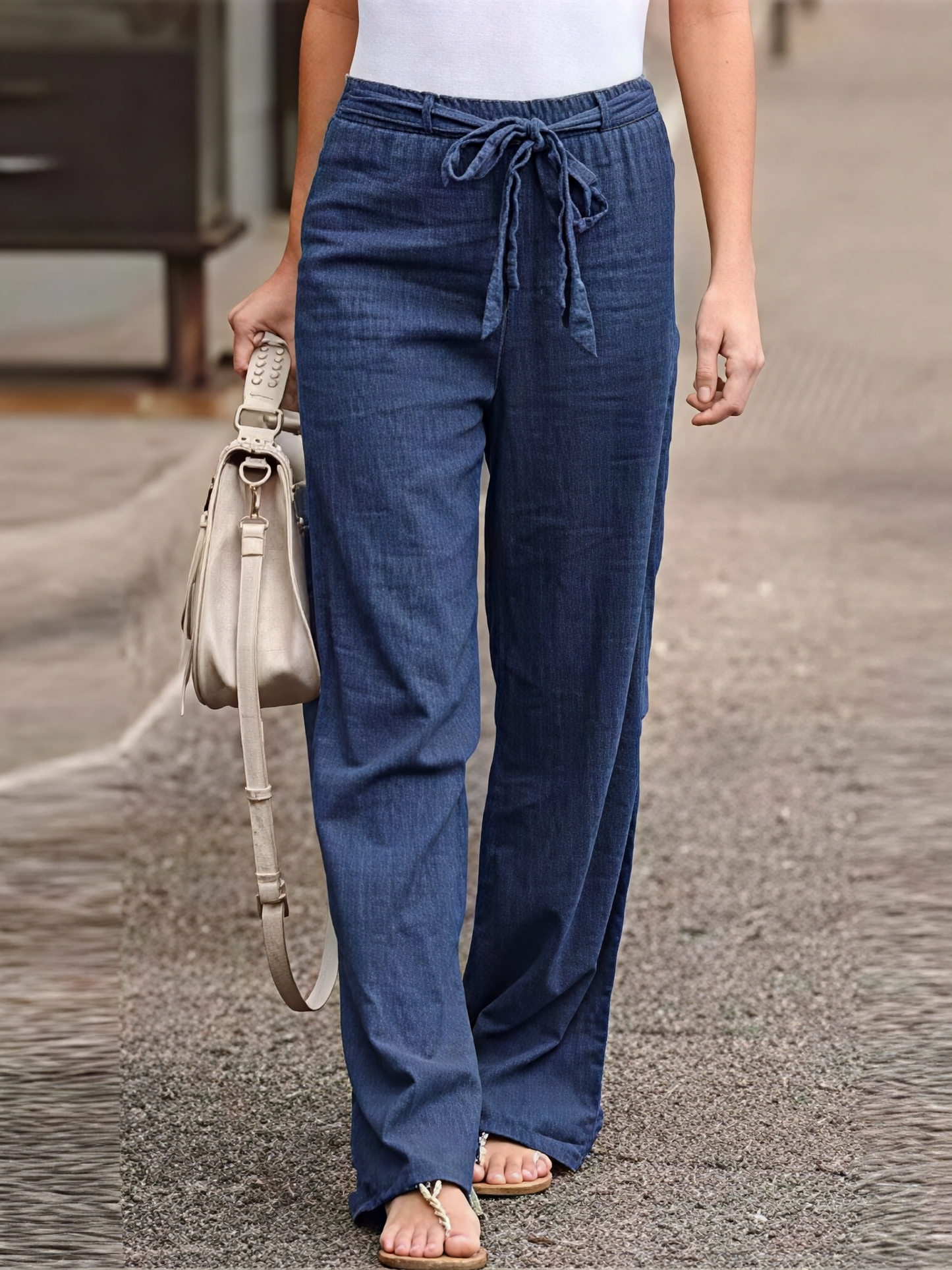Women's pants with tie belt
